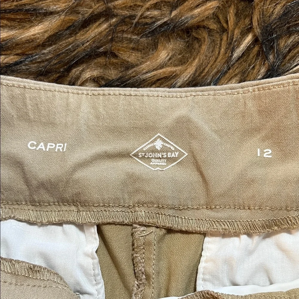 Women’s’ Khaki Capri Pants - Picture 5 of 5
